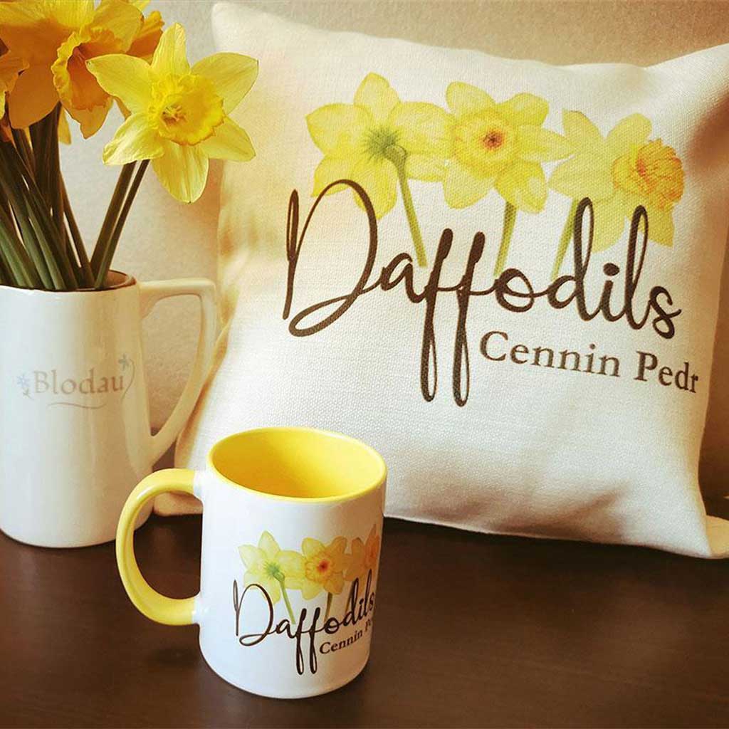 Daffodil - Cennin Pedr Linen Cushion