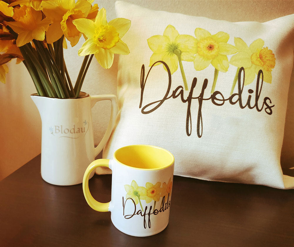 Daffodil - Cennin Pedr Linen Cushion