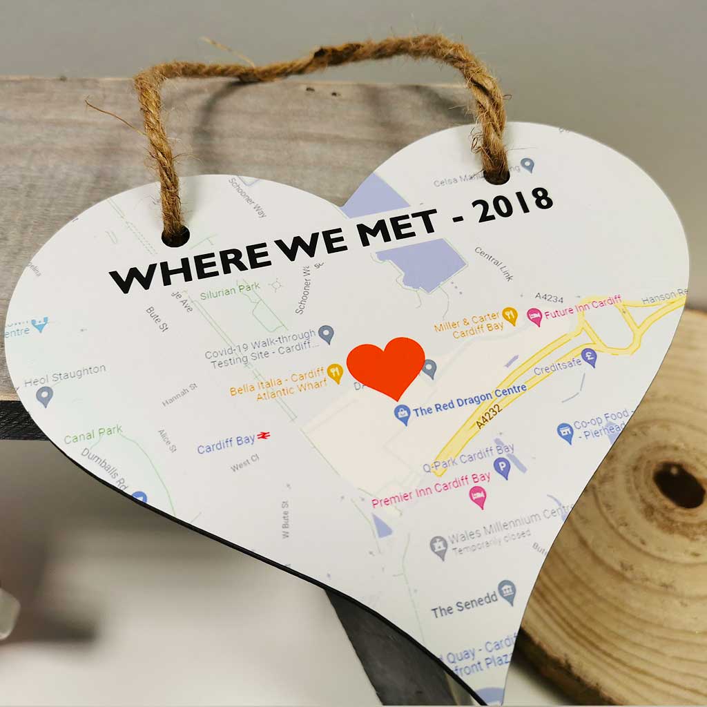 Personalised map hanging Love heart